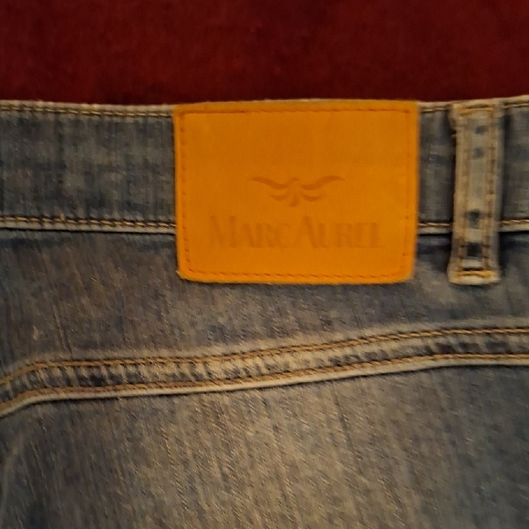 Women's Blue Jeans - Picture 7 of 10